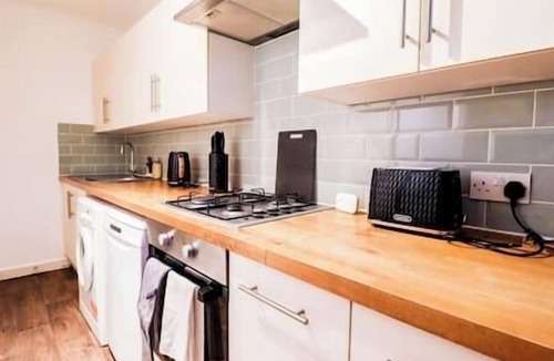 Belsize Apartment | 3 Bedroom Apartment - Great Location!