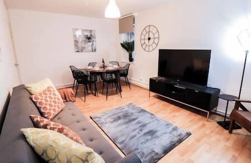 Belsize Apartment | 3 Bedroom Apartment - Great Location!