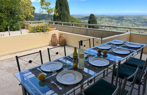 Grasse Apartment | 3 Bedroom Apartment in Grasse