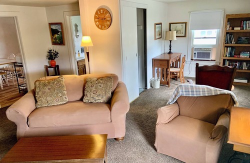 Medina Apartment | 3-bedroom apartment near hospital and Erie Canal