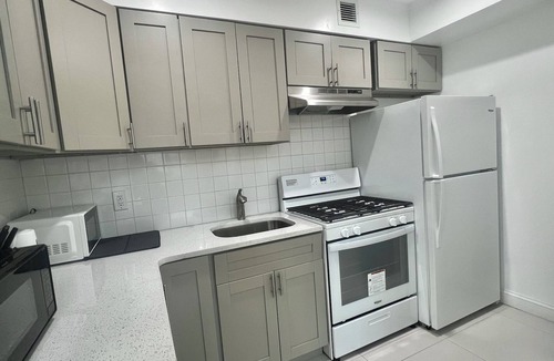 University Gardens Apartment | 3-bedroom apartment