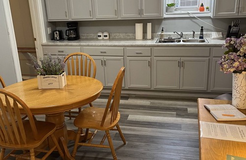 New Hampton Apartment | 3 Bedroom Apartment Above a Bar in Downtown New Hampton
