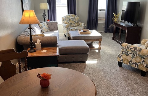 New Hampton Apartment | 3 Bedroom Apartment Above a Bar in Downtown New Hampton