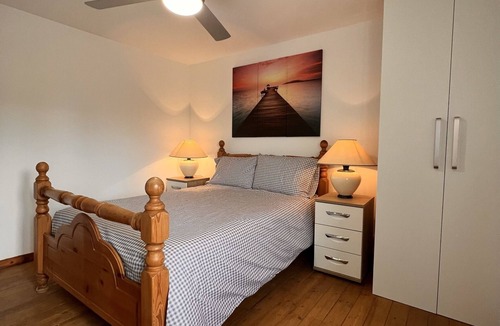 Chinorlet Apartment | 3 Bedroom Apartment With Shared Pool & Jacuzzi Close to Parque Sierra del Carche
