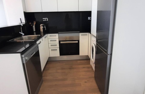 Llanca Apartment | 3-bedroom apartment with terrace, pool, parking, and air conditioning in Llançà