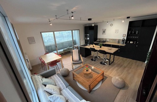 Republique - Les Ponts Apartment | 3-bedroom apartment with spacious balcony