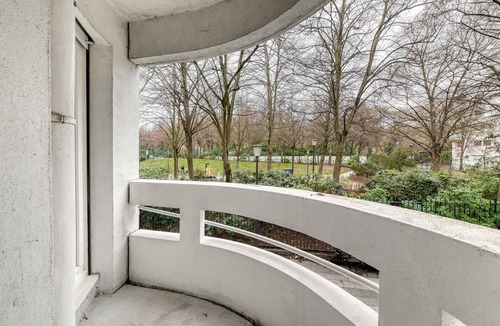 Belleville Apartment | 3 bedroom apartment with balconies