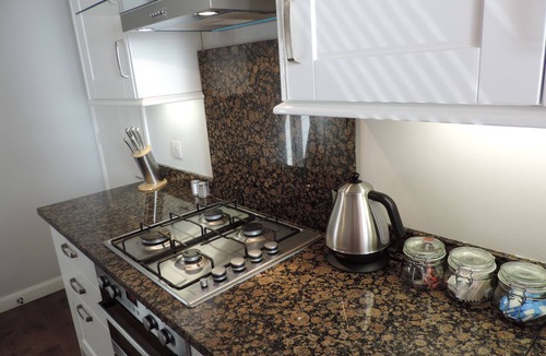 Aldershot House | 3 Bedroom Ash Vale Airport Accommodation