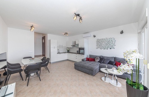 Marina Apartment | 3 bedroom awesome apartment in Marina