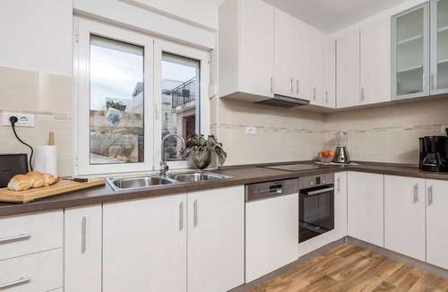 Pobri Apartment | 3 bedroom awesome apartment in Bregi