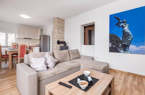 Pobri Apartment | 3 bedroom awesome apartment in Bregi