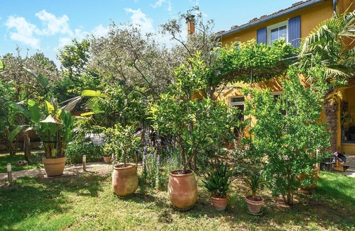 Carpentras House | 3 bedroom awesome home in Carpentras