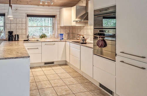 Vibæk Strand House | 3 bedroom awesome home in Ebeltoft