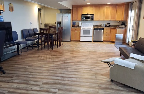 Farmington House | 3 Bedroom Basement Suite with Kitchen