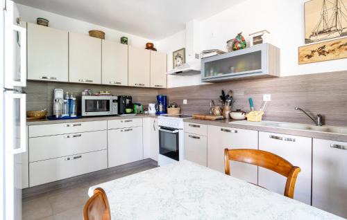 La Bernerie-en-Retz House | 3 Bedroom Beach Front Home In La Bernerie-En-Retz