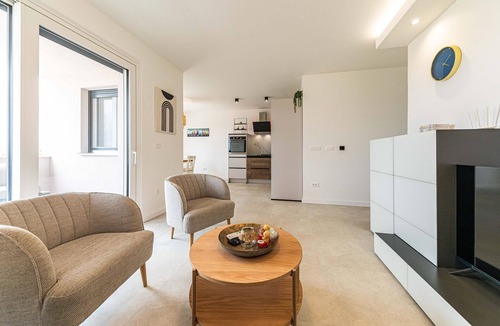 Kastel Novi Apartment | 3 bedroom beach front apartment in Kastel Novi