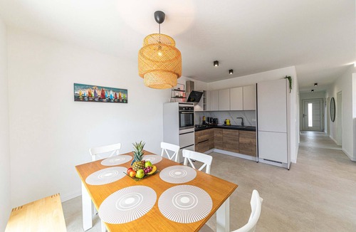 Kastel Novi Apartment | 3 bedroom beach front apartment in Kastel Novi