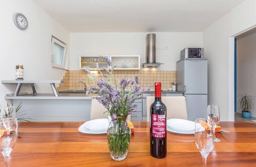 Selce Apartment | 3 bedroom beach front apartment in Selce