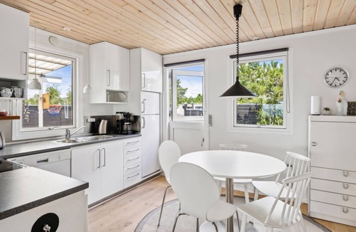 Vibæk Strand House | 3 bedroom beach front home in Ebeltoft