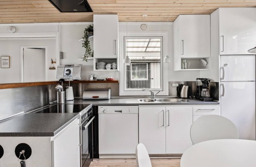Vibæk Strand House | 3 bedroom beach front home in Ebeltoft