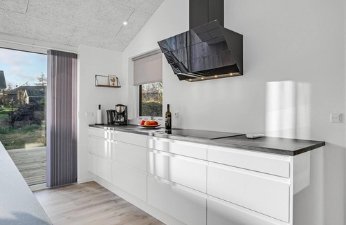 Fjellerup House | 3 bedroom beach front home in Glesborg