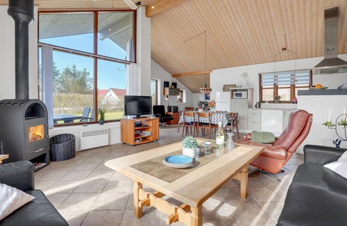 Vinderup House | 3 bedroom beach front home in Vinderup