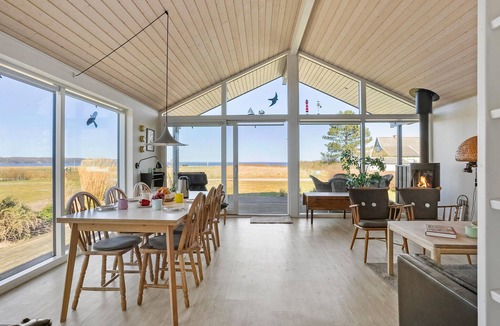 Vejlby Fed House | 3 bedroom beach front home in Asperup