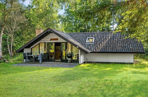 Helberskov Strand House | 3 bedroom beach front home in Hadsund