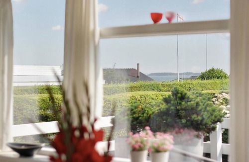 Hejlsminde House | 3 bedroom beach front home in Hejls