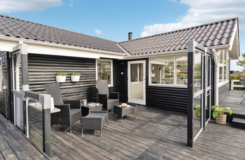 Hejlsminde House | 3 bedroom beach front home in Hejls