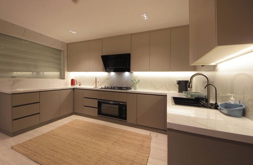 Bouvet Island House | 3-bedroom Beachfront apartment with private Beach access