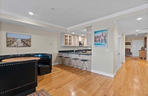 Falmouth Heights Condo | 3 Bedroom Beachfront Falmouth Condo RPAM053