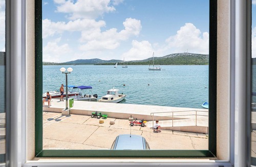 Pirovac Apartment | 3 bedroom beautiful apartment in Pirovac