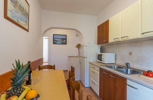 Vrvari Apartment | 3 bedroom beautiful apartment in Porec