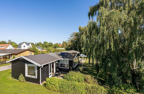 Bog By House | 3 bedroom beautiful home in Bogø By