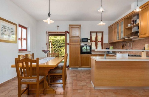 Brecevici House | 3 bedroom beautiful home in Tinjan