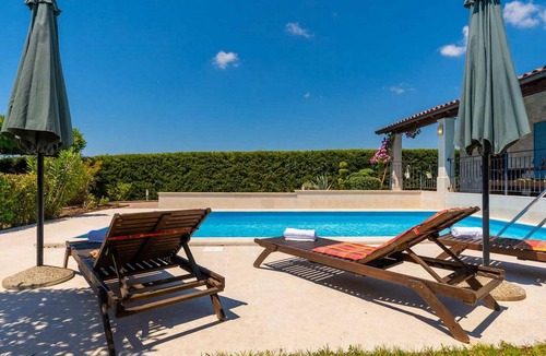 Brecevici House | 3 bedroom beautiful home in Tinjan