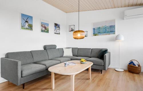 Ronne House | 3 Bedroom Beautiful Home In Rønne