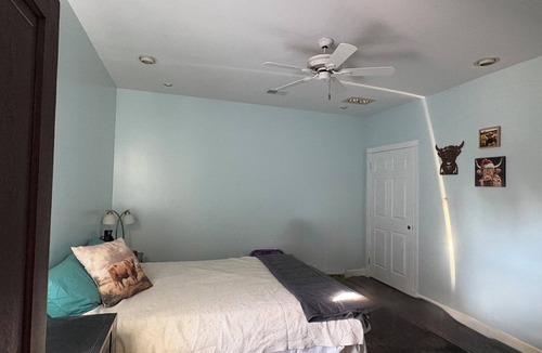 Irvine Bed & Breakfast | 3-bedroom bed & breakfast in pleasant Irvine with AC