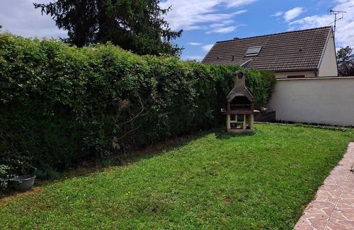 Souppes-sur-Loing Bed & Breakfast | 3 Bedroom Bed & breakfast in Souppes-sur-Loing