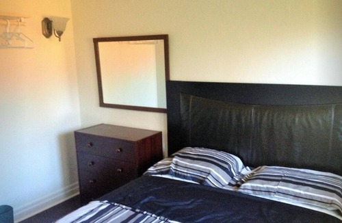 The Blue Mountains Cottage | 3 Bedroom Blue Mountain Cottage With hot tub