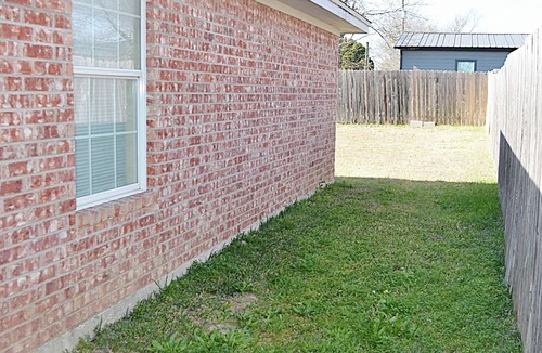 Killeen House | 3-bedroom bungalow in Temora loop, Killeen with all amenities.