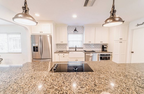Orwin Manor House | 3-bedroom Bungalow in Welcoming Winter Park with WiFi, AC