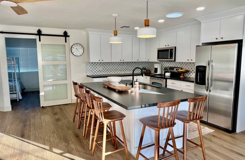 Tempe House | 3-bedroom bungalow with pool and hot tub