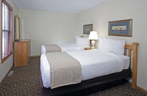 Breezy Point Resort | 3-bedroom cabin at Breezy Point Resort on golf course, Sleeps up to 10