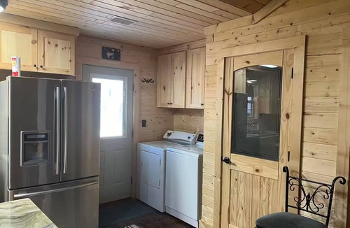 Higden Cabin | 3-bedroom cabin in enchanting Higden with cool AC breeze