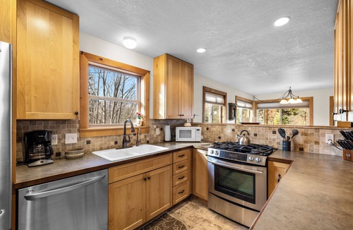 Bigfork House | 3 Bedroom Cabin, Mountain & Lake Views, Glacier