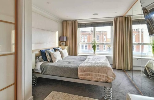Shaftesbury Apartment | 3 bedroom Clapham penthouse