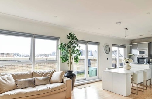 Shaftesbury Apartment | 3 bedroom Clapham penthouse