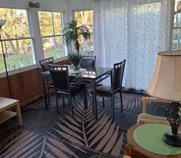 Royal Oak House | 3 bedroom colonial house